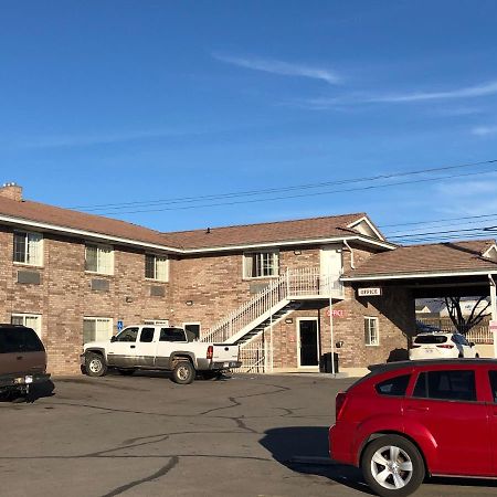Ameri-Stay Inn & Suites Клирфилд Экстерьер фото
