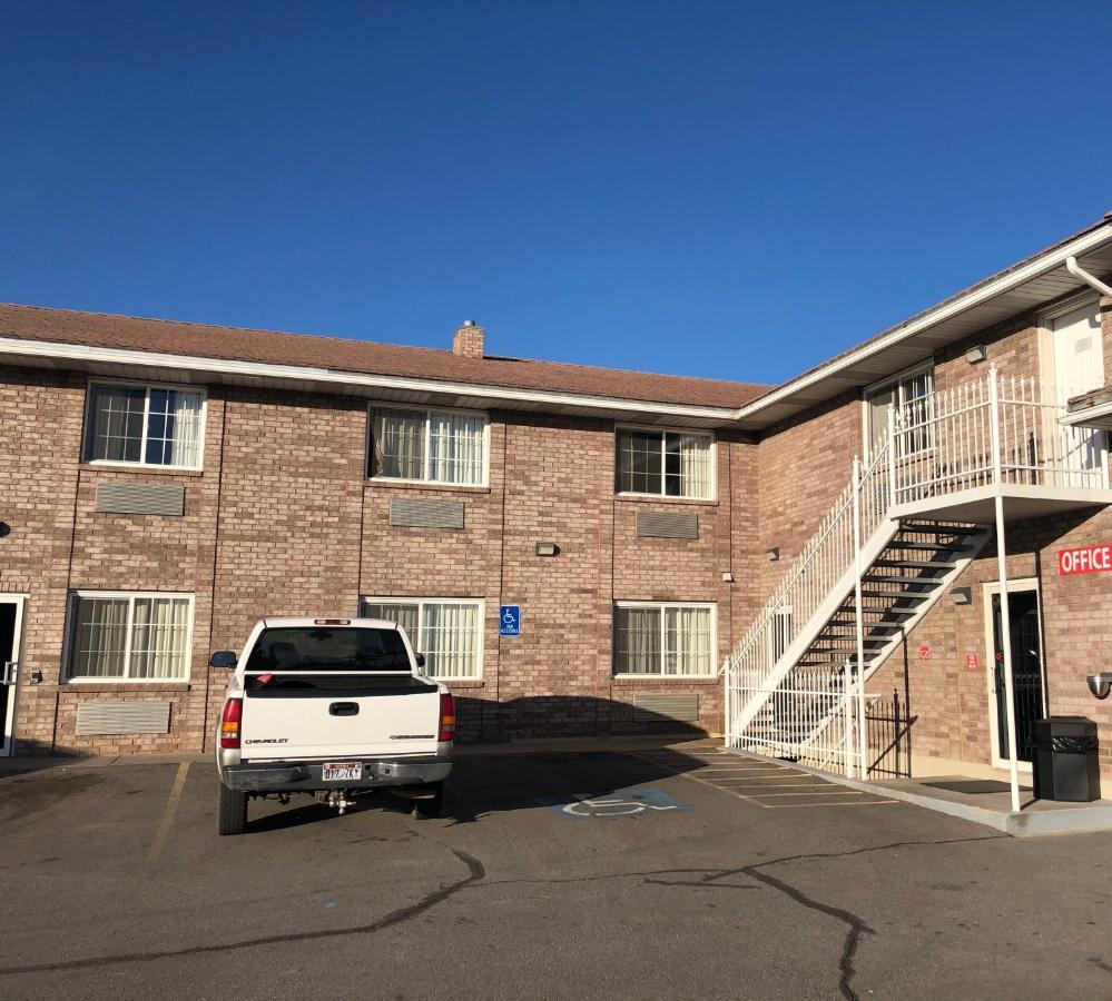 Ameri-Stay Inn & Suites Клирфилд Экстерьер фото