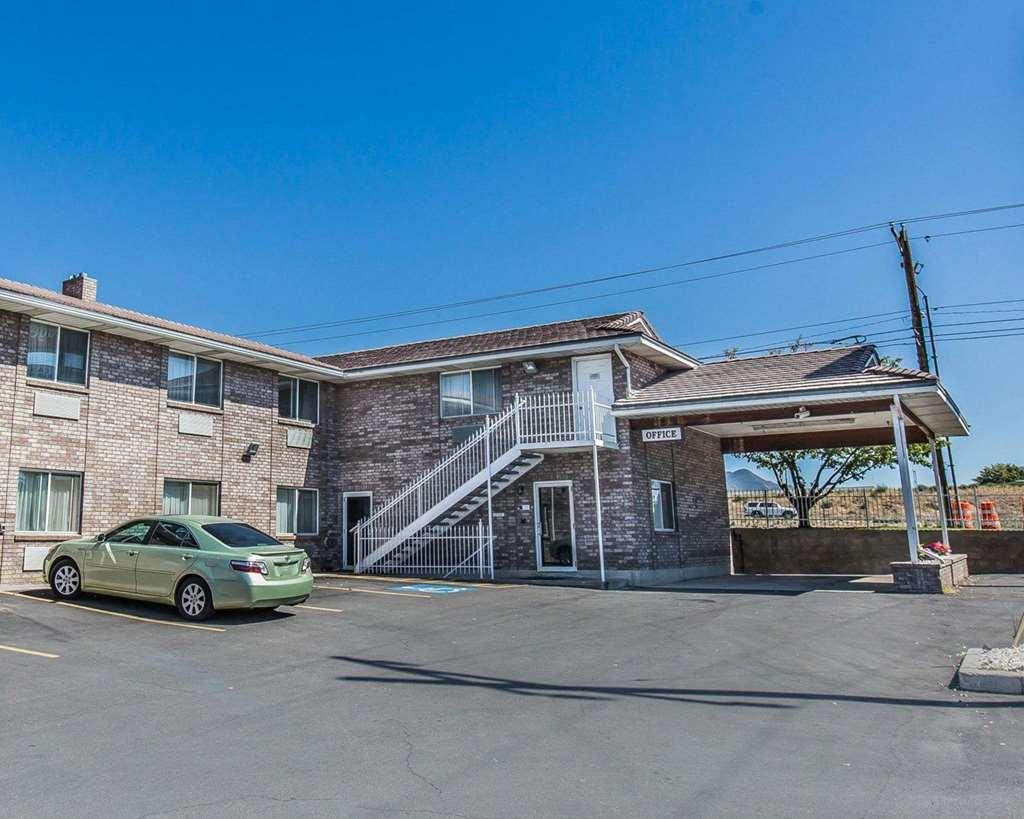 Ameri-Stay Inn & Suites Клирфилд Экстерьер фото